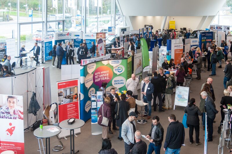 Die gut besuchte Jobmesse 2019 in der Halle von Procar.