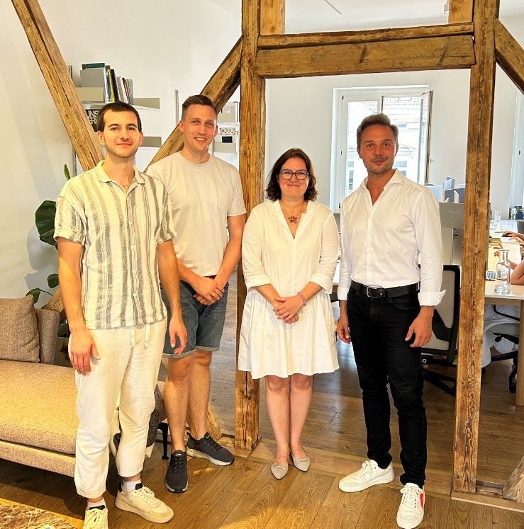 Eva Platz mit dem Team der viadukt GmbH