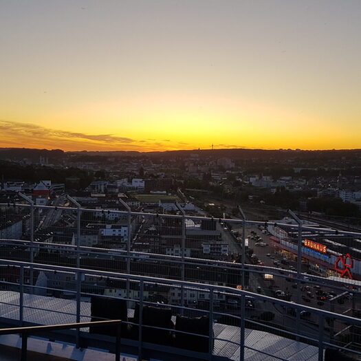 Blick vom Gaskessel Heckinghausen auf die Stadt bei Sonnenuntergang