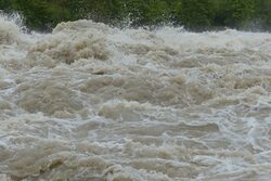 Ein reißender Fluss