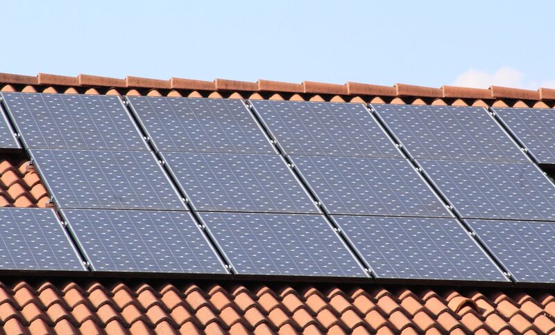 Solarpanels auf einem Hausdach