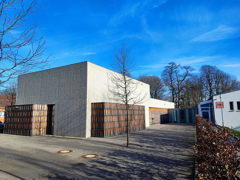 Würfelförmiger Bau des Johannes-Rau-Zentrums an der Bergischen Uni Wuppertal.